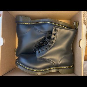 Dr Martens
1460 WOMEN'S SMOOTH LEATHER LACE UP